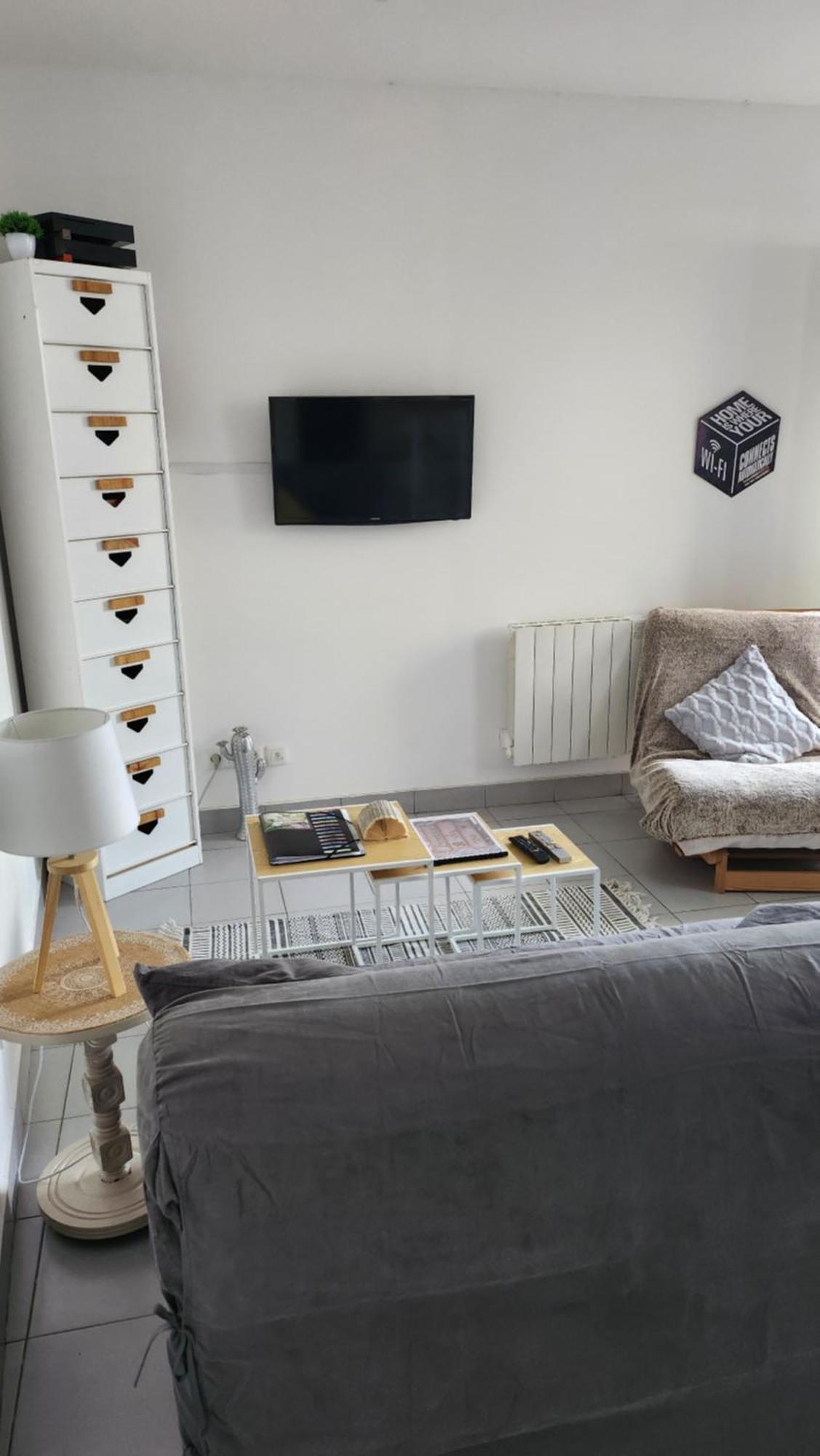 Joli Studio En Centre Ville Faremoutiers Eksteriør billede