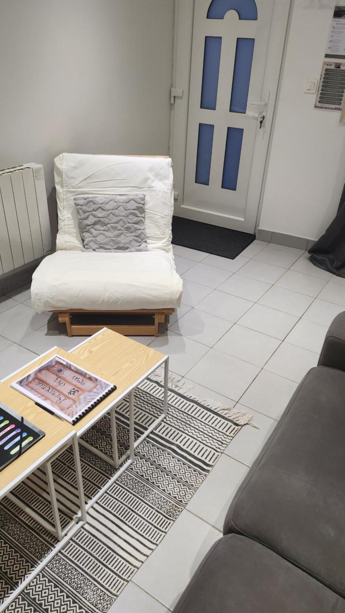 Joli Studio En Centre Ville Faremoutiers Eksteriør billede